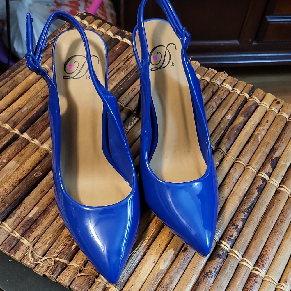 Elegant Blue Slingback Heels